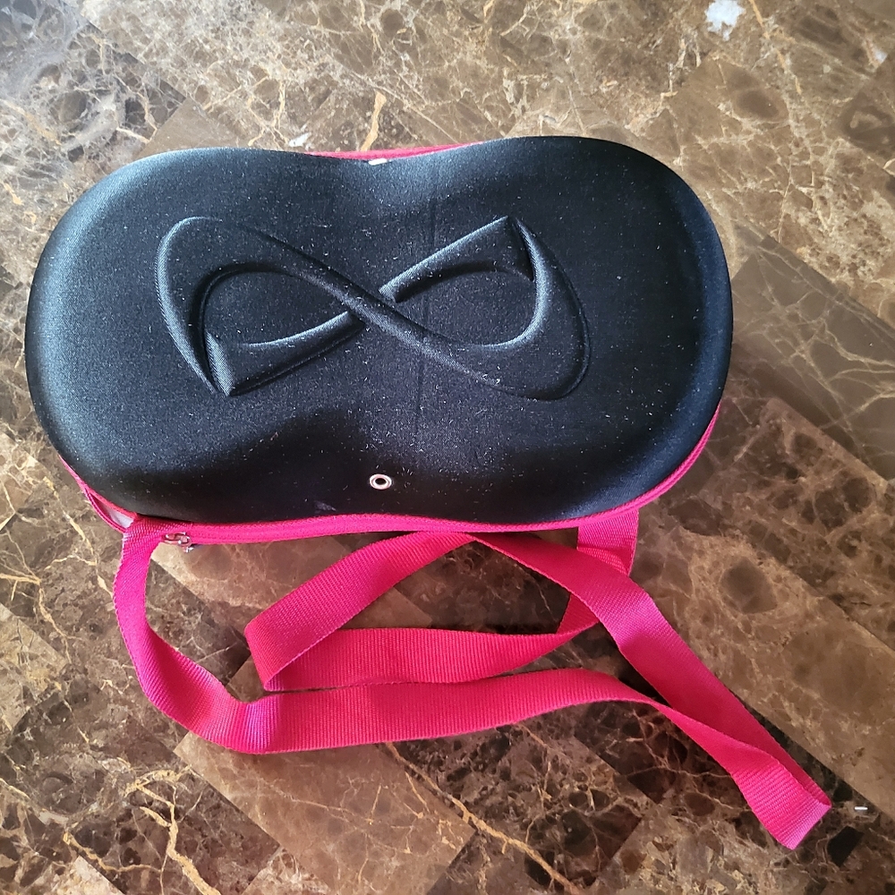 NFinity Vengeance Cheer Shoe Carrying Case/Shoe Bag CASE ONLY-For Size 8 shoes - Picture 2 of 5
